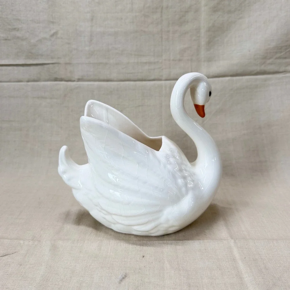 Vintage White Swan Planter Ceramic Cachepot Cottage Garden Floral Vase Decor
